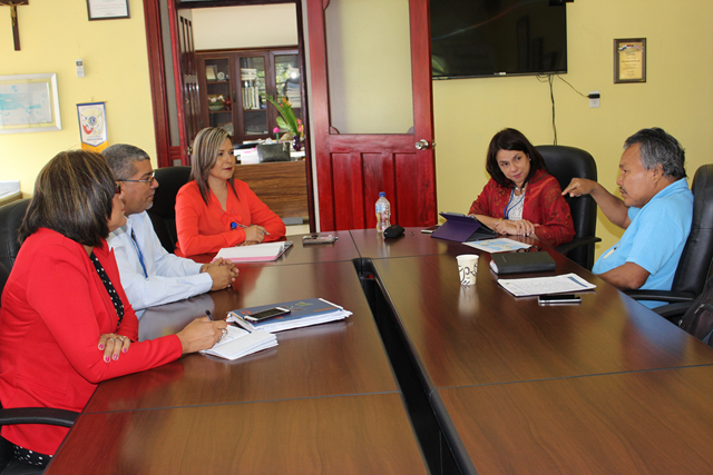 Comunidades Emberá Wounann solicitan servicios del IPHE 