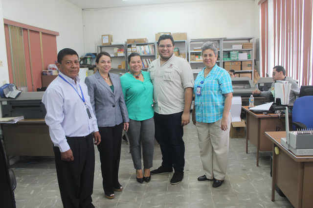 Integrantes del Club Rotaract recorren Centro Louis Braille