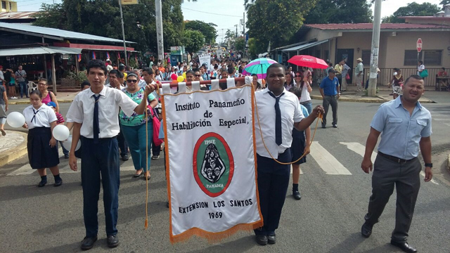Estudiantes de Azuero conmemoran "Mes de la Juventud"