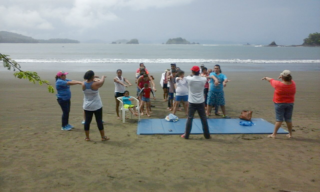 Padres de familias adaptan juegos a las necesidades de sus hijos con un Enfoque Ecológico Funcional