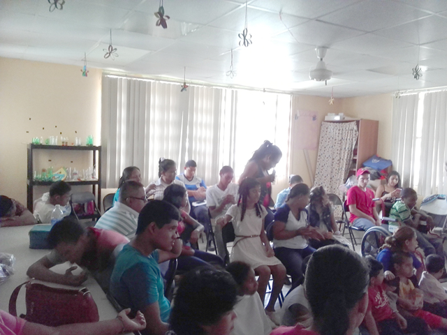 Agasajan a alumnos del Módulo de Chepo por el Día del Niño