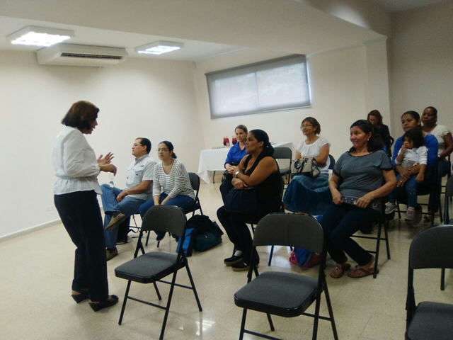 Acudientes son capacitados en temas educativos