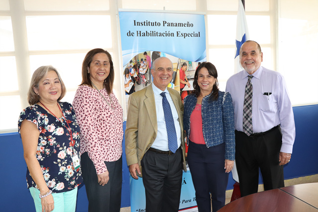Presidente de la fundación Barajas de España recorre sede del IPHE
