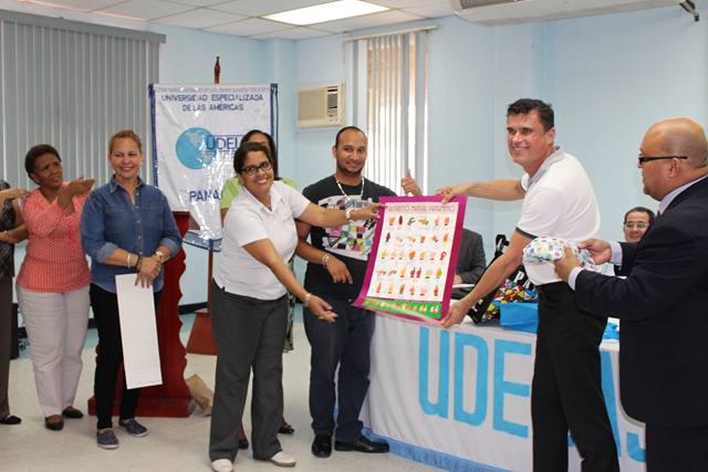 Clausuran seminario sobre la cultura de sordos