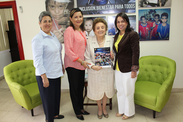 Ex directora general del IPHE visita las instalaciones