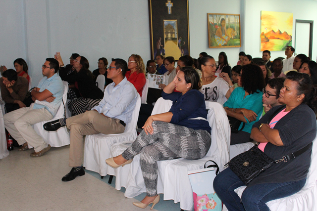 Realizan docencia sobre cultura de las personas sordas