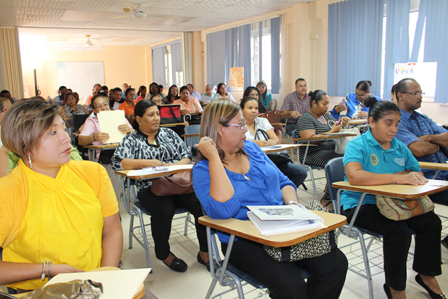 Capacitan sobre Carrera Administrativa en Coclé y Azuero