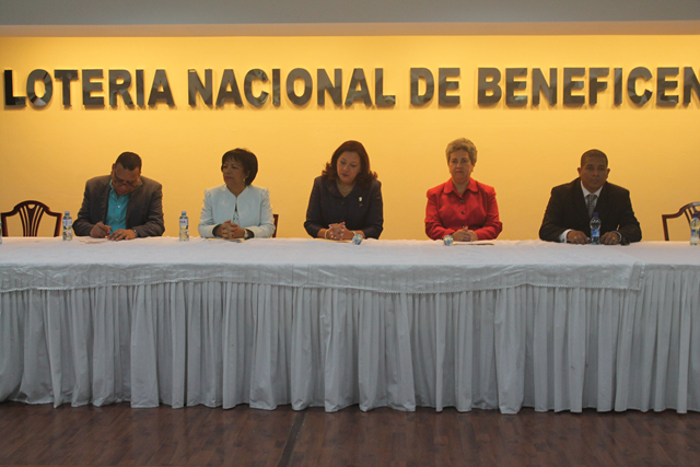 Expertos debaten sobre derechos humanos, familia y discapacidad