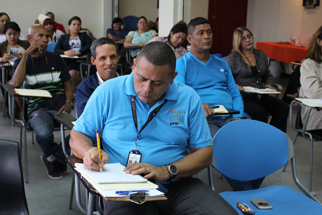 Desarrollan seminario “Evaluación del desempeño del servidor público”