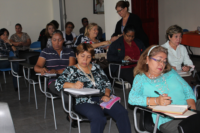 Colaboradores participan de taller sobre Ética Laboral