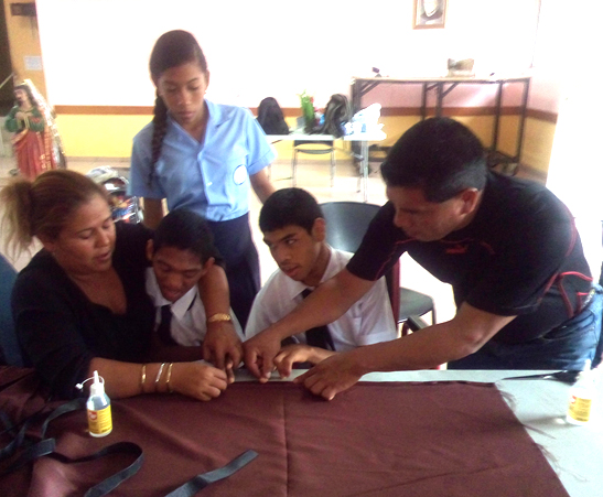 Estudiantes de Parálisis demuestran sus habilidades