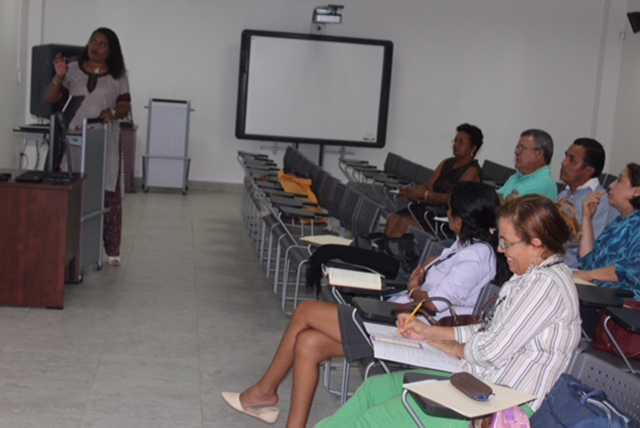 IPHE de Penonomé brinda aportes a estudiantes universitarios