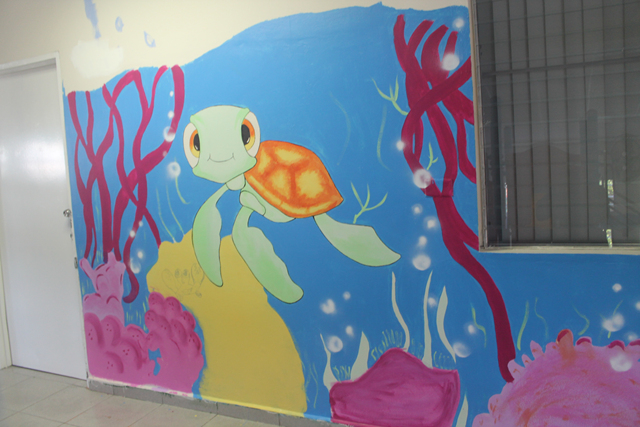Confeccionan murales conmemorativos al inicio de clases