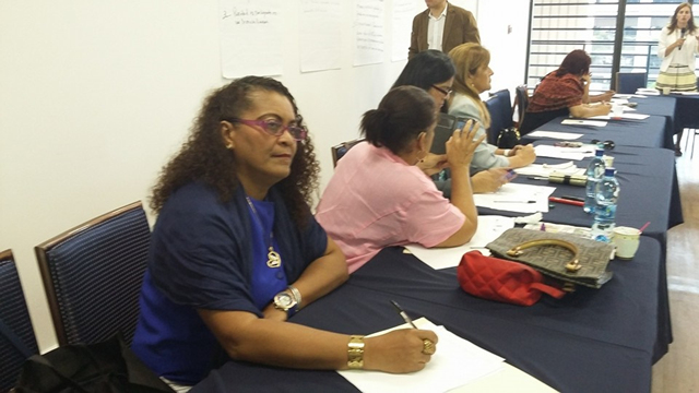 Coordinan acciones por los derechos de las mujeres 