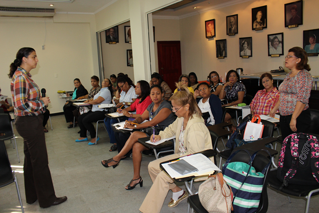 Facilitadores del IPHE conocen sobre la Metacognición