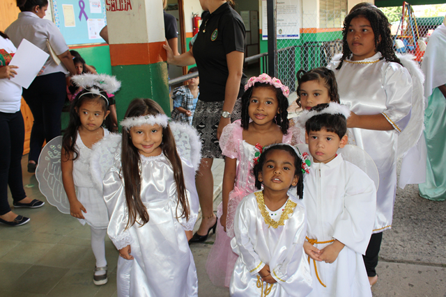 Estudiantes participan de obra de Posada Navideña 