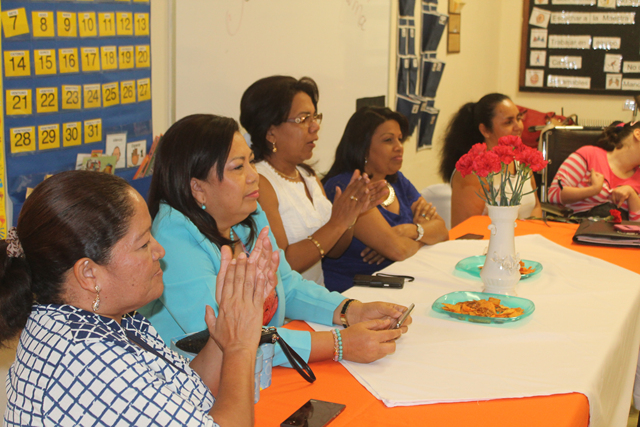 Escuela de Enseñanza Especial celebra el Día de las Madres 