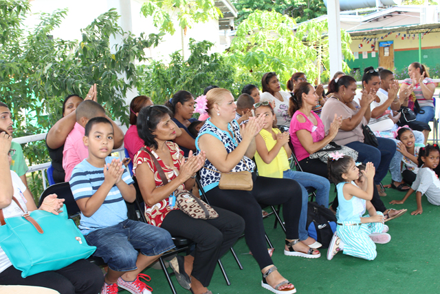 Programa de Autismo celebra el Día de las Madres