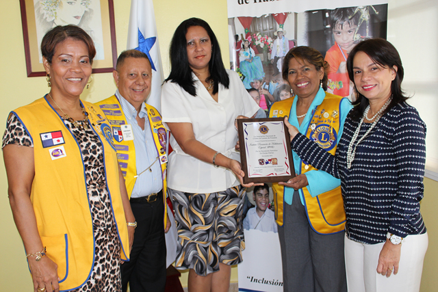 Reconocen al IPHE por su fervor patriótico