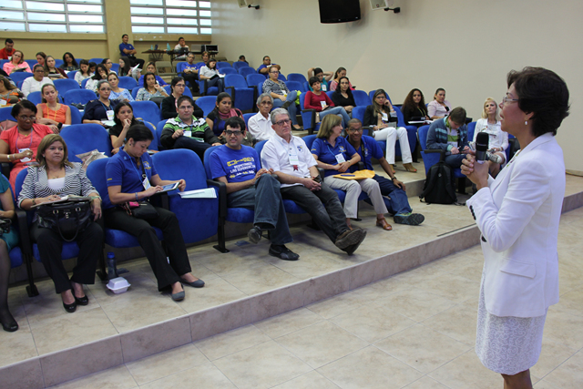 Activa participación del IPHE en simposio sobre Autismo