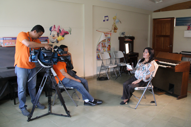 Programa "Mi Voz para tus ojos" estará en Canal 13
