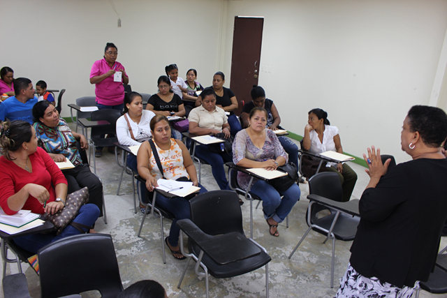 Familiares conocen sobre leyes y derechos vigentes
