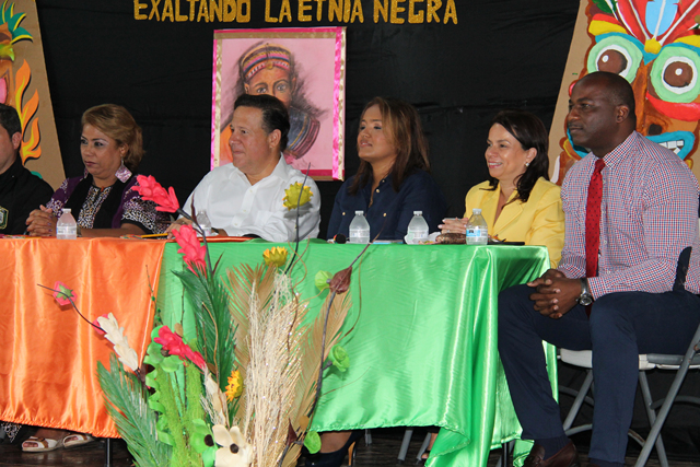 Celebran aniversario de escuela Dr. Arnulfo Arias Madrid