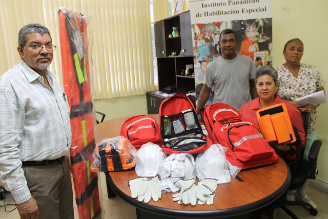 IPHE recibe equipos de Primeros Auxilios