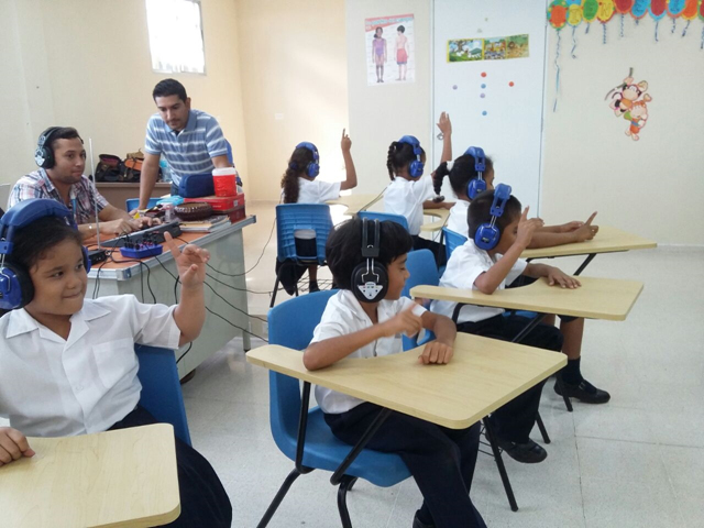 Extensiones de Herrera y Los Santos reciben Audiómetro