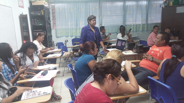 Capacitan a docentes de Tocumen