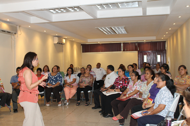 Colaboradores de Chiriquí se reúnen con directora general