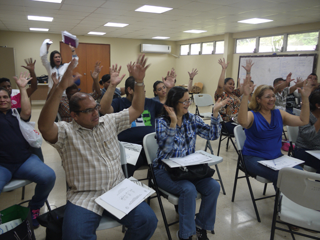 Funcionarios de la CSS se adiestran en Lengua de Señas