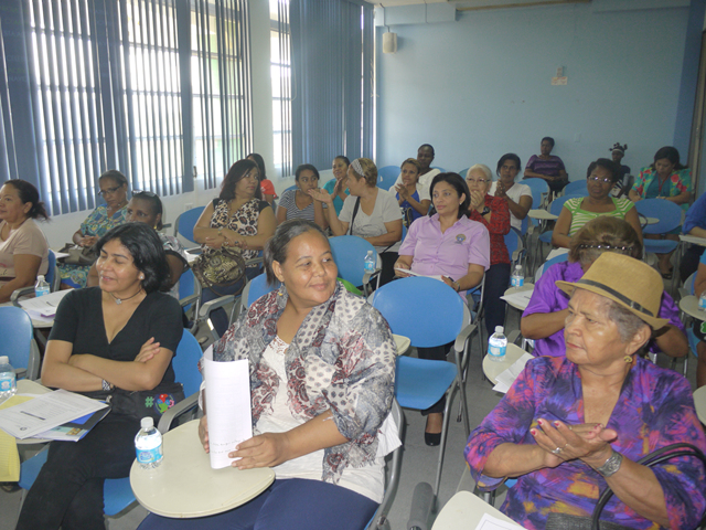 Padres de familia se reúnen para potenciar apoyos