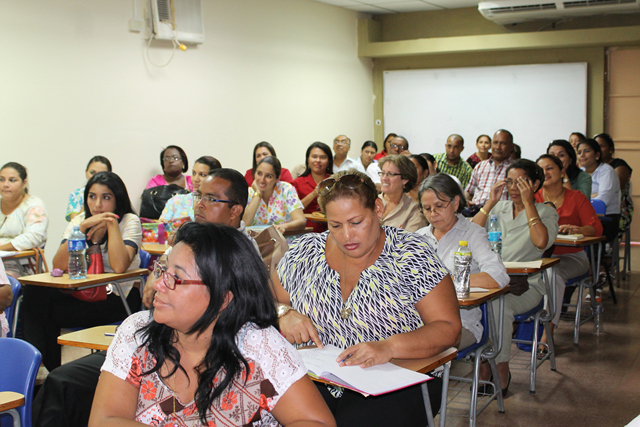 Educadores de Herrera, Los Santos y Veraguas reciben directrices