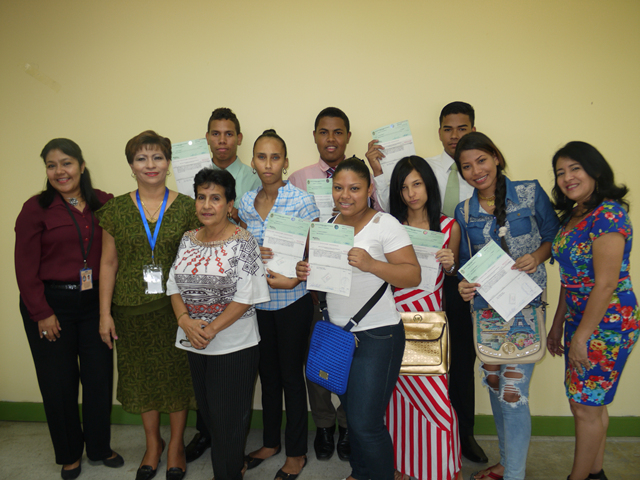 Estudiantes culminan práctica profesional en las oficinas del IPHE