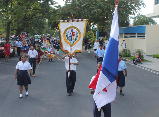 Desfile en Bethania por 193 años de independencia