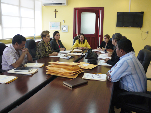 Inmaculada apertura de sobres para la Orden María Correa de Moreno
