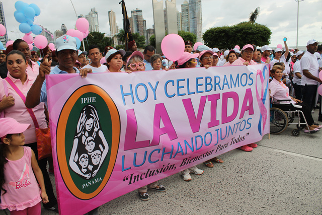 IPHE demuestra solidaridad apoyando Caminata de Luz