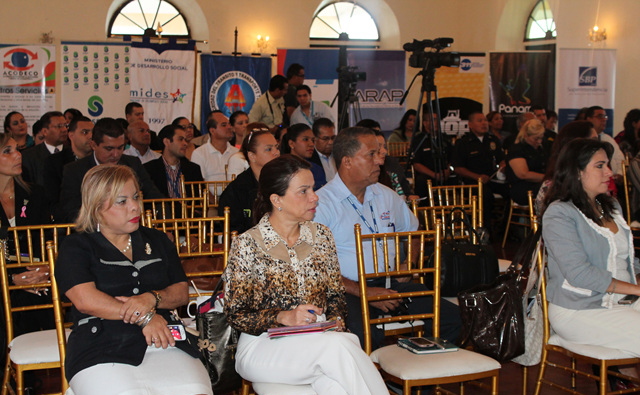 Directora general participa en relanzamiento del 3-1-1