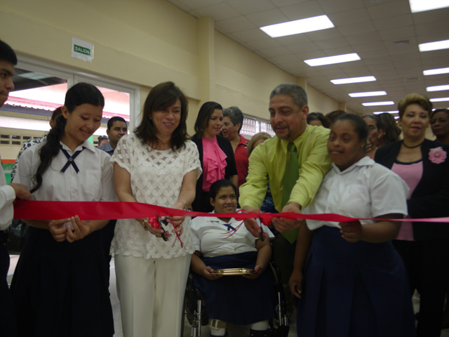 Inauguran auditorio máximo de la EVE