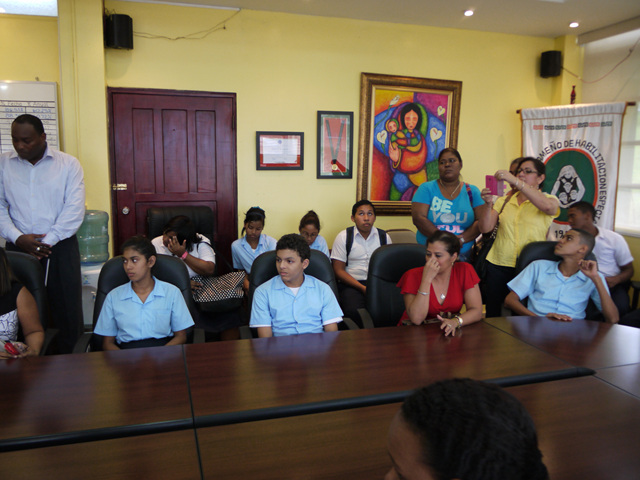Escuela Vocacional cumple con la educación