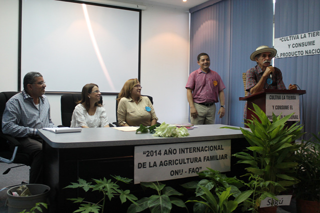 Respeto y trabajo conjunto, asegura la directora general a trabajadores sociales del IPHE