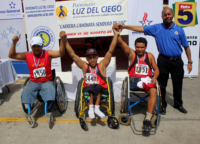 Masiva asistencia a carrera caminata Sendero de Luz