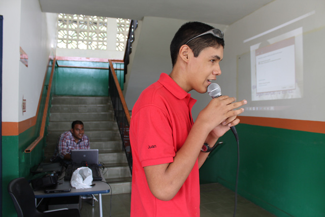 Jóvenes muestran sus destrezas en el canto