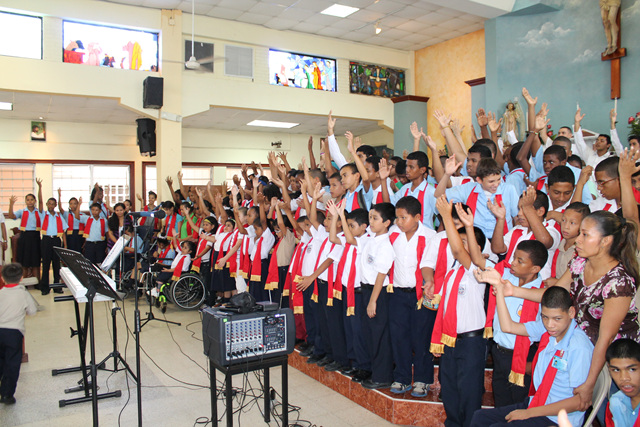 Coro Resiliencias del IPHE, en concierto de gala