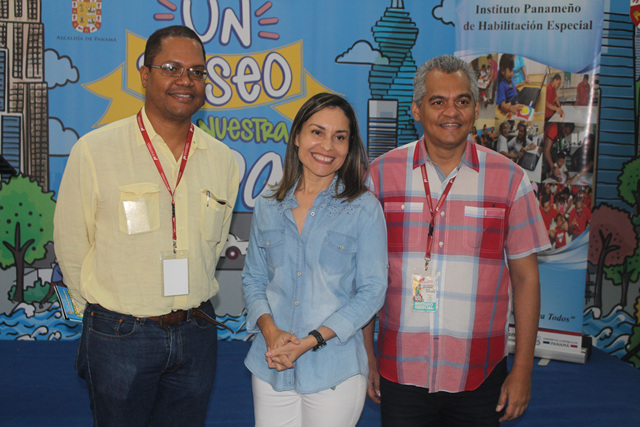 Representación del IPHE participa de la clausura de La Feria del Libro