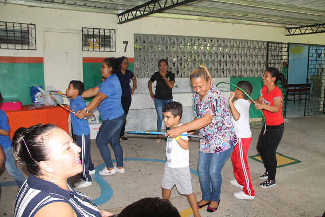 Estudiantes del Programa de Autismo participan en actividad inclusiva 