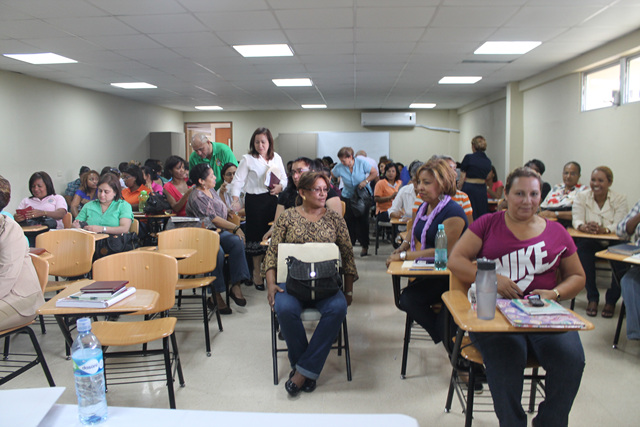 Escuela Vocacional Especial coordina  su año escolar