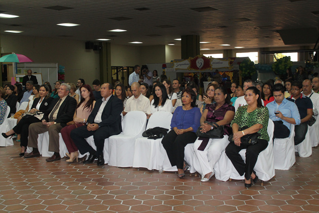 Feria del Bebé entrega reconocimiento al IPHE