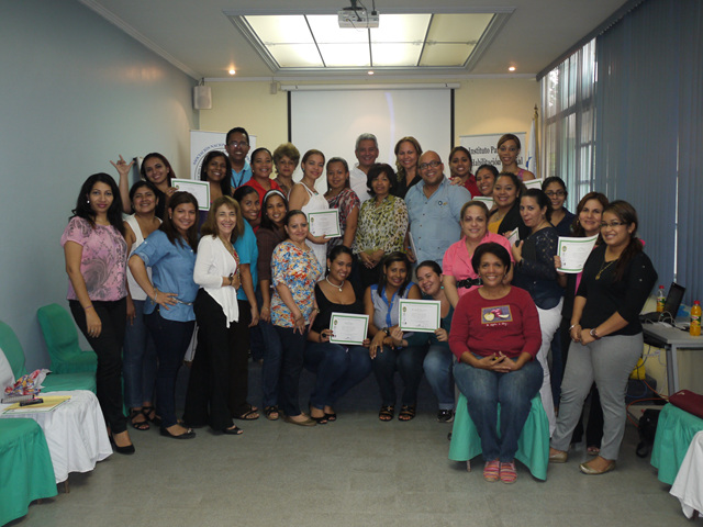 Fonoaudiólogos reciben capacitación internacional